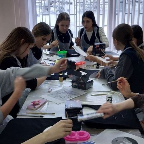 Ученики 7А и 7Г классов - участники проекта "От Победы к Победе!"