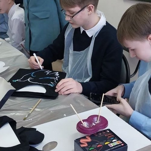 Ученики 7А и 7Г классов - участники проекта "От Победы к Победе!"