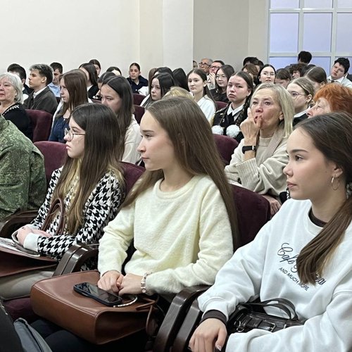 Час исторической памяти «Ленинград, Сталинград: мы помним, мы чтим» в Национальной библиотеке.
