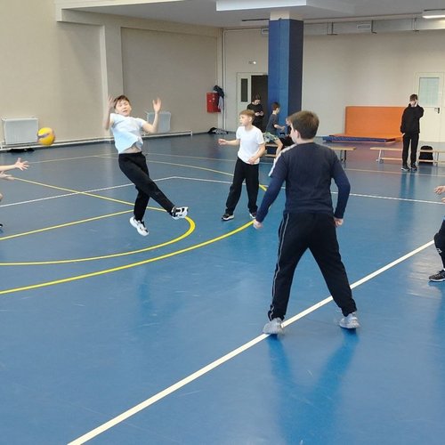 Школьный турнир по пионерболу среди 5-х классов