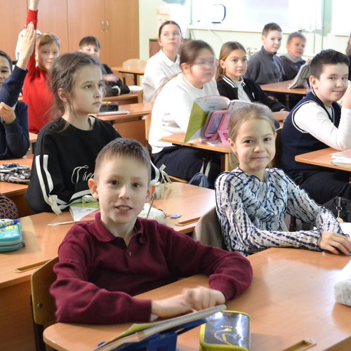 Урок "Жить экологично в мегаполисе" от волонтеров Лицея 2