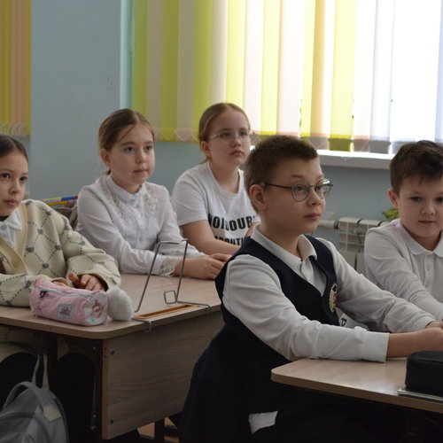 Урок "Жить экологично в мегаполисе" от волонтеров Лицея 2