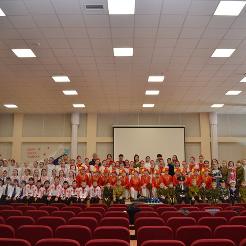 Учителя музыки из Китая в СОШ 1.