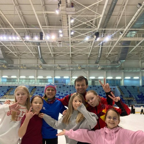 5С провожает зиму на катке Ледовой Арены