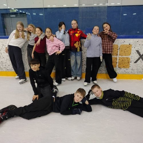 5С провожает зиму на катке Ледовой Арены
