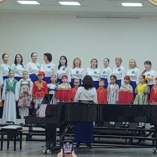 Школьный хор на Республиканском вокально- хоровом конкурсе «Голоса друзей»