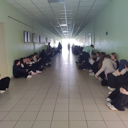 Учения по отработке сценария «Действия обучающихся, работников  образовательной организации и сотрудников охраны  при получении сигнала  гражданской обороны «Внимание всем!»  с информационным сообщением о воздушной тревоге