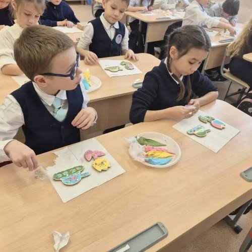 Сладкий подарок папе от 2И класса