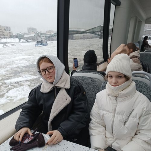 Обучающиеся 8 А и 8 Б классов совершили увлекательное путешествие в г. Москва.  