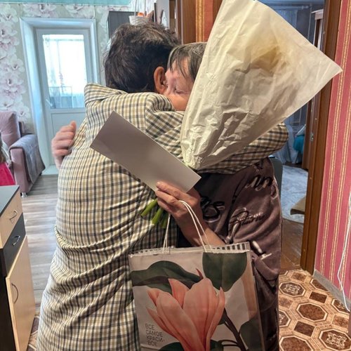  Цветы мамам героев: МАОУ "СОШ" №1 г. Чебоксары присоединяется к Всероссийской акции #ПоздравьМамуГероя