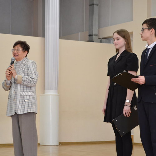 8 Марта в нашей школе: Весенний вихрь музыки, танца и искренних поздравлений!