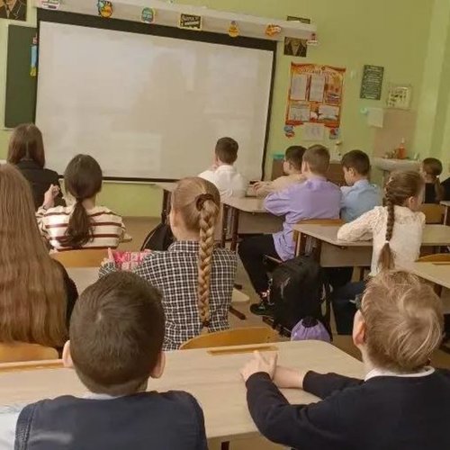 Дети в Чебоксарах учатся быть ответственными хозяевами: Уроки доброты к животным в СОШ №1! 🐾