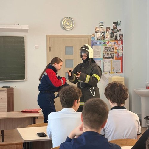 Герои нашего времени: Ученики СОШ №1 встретились с Всероссийским студенческим корпусом спасателей! 🚒🚑