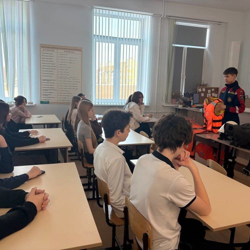 Герои нашего времени: Ученики СОШ №1 встретились с Всероссийским студенческим корпусом спасателей! 🚒🚑