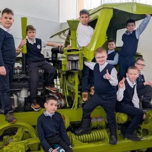 Увлекательное путешествие в мир тракторов: 3Ж класс в Музее истории трактора!