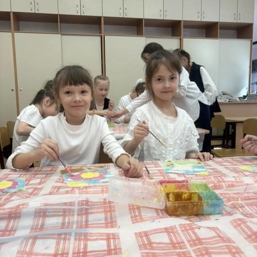 Второклассники на кулинарном мастер-классе студии "Колибри"