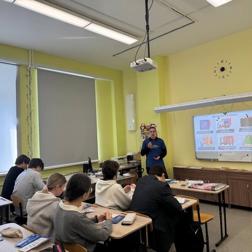 Будущее начинается сегодня: профориентационная встреча в СОШ №1 с представителями ЧГУ имени Ульянова!