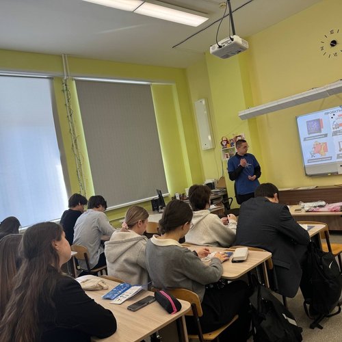 Будущее начинается сегодня: профориентационная встреча в СОШ №1 с представителями ЧГУ имени Ульянова!