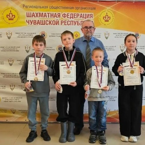 Победа команды СОШ 1 на муниципальном этапе республиканского фестиваля по шашкам «Чудо шашки».