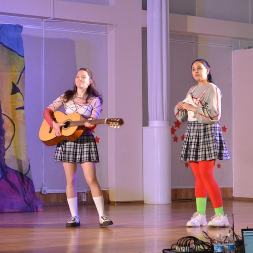 Театр юного зрителя им. Сеспеля в школе №1