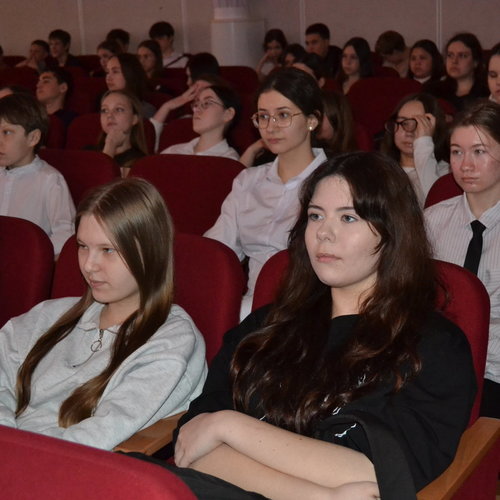 Театр юного зрителя им. Сеспеля в школе №1