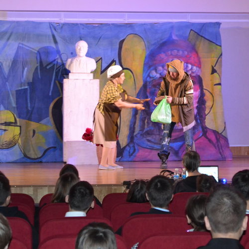 Театр юного зрителя им. Сеспеля в школе №1