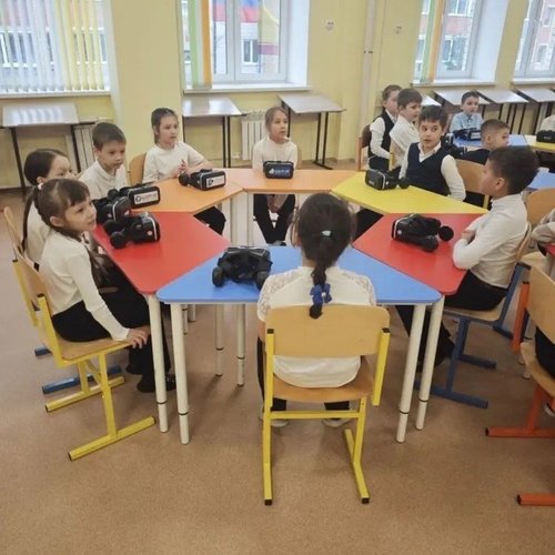 🚀 Вперёд по планетам: виртуальное космическое путешествие!