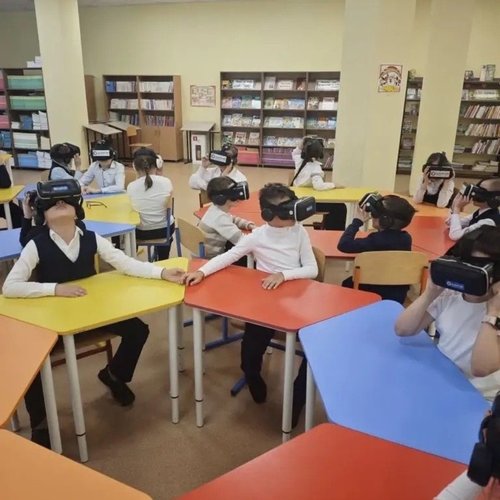 🚀 Вперёд по планетам: виртуальное космическое путешествие!