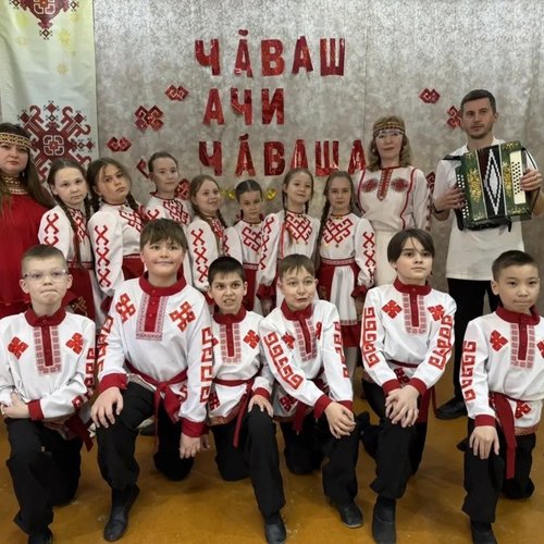 Школьный фольклорный ансамбль «Шевле» на Республиканском фестивале «Чăваш ачи чăвашах»