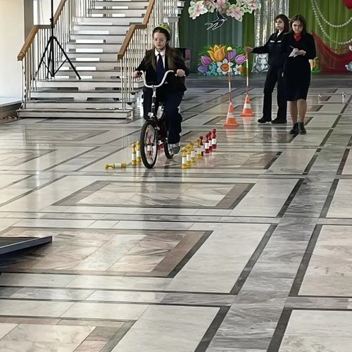 🚦 Отряд ЮИД школы № 1 — в финале городской олимпиады по ПДД!