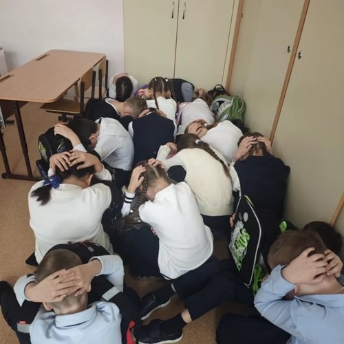 Безопасность превыше всего: школьная тренировка по действиям в чрезвычайных ситуациях