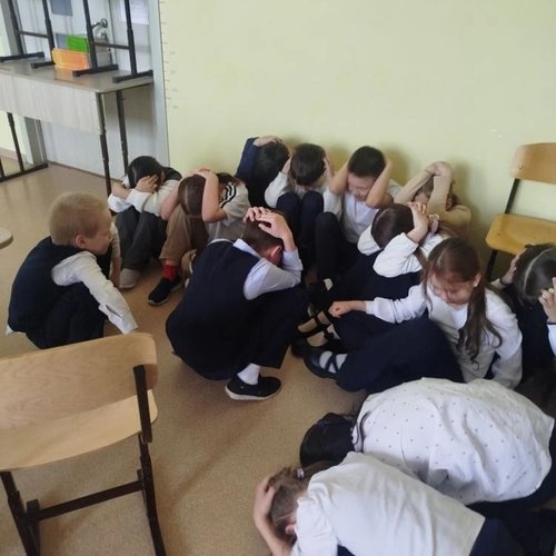 Безопасность превыше всего: школьная тренировка по действиям в чрезвычайных ситуациях