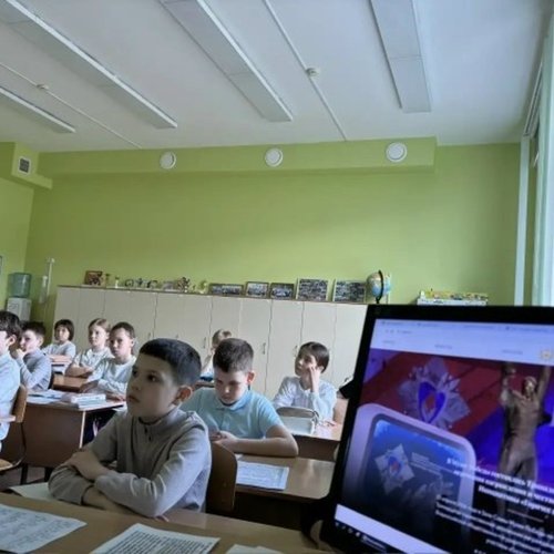 Уроки Мужества в школе №1: о героях нашего времени узнала вся школа!