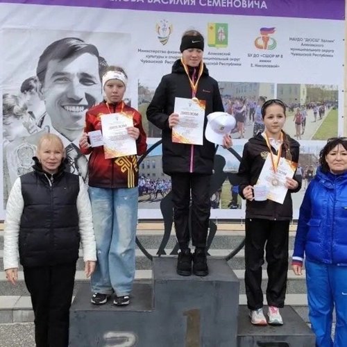 Легкоатлеты СОШ 1 на Республиканских соревнованиях по легкой атлетике памяти заслуженного тренера РСФСР В.С. Семенова