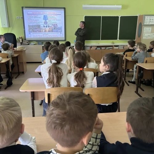 Урок Мужества в СОШ №1: встреча с настоящим героем