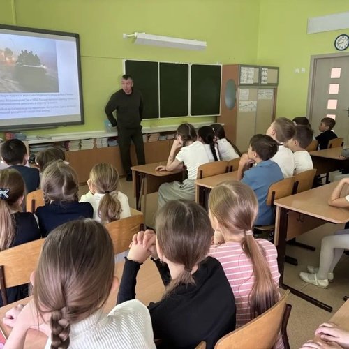 Урок Мужества в СОШ №1: встреча с настоящим героем