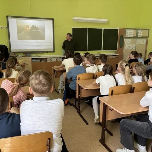 Урок Мужества в СОШ №1: встреча с настоящим героем