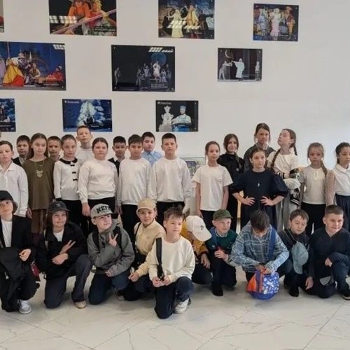 🎬 В кино по страницам истории: третьеклассники посмотрели фильм «Красные ленты»