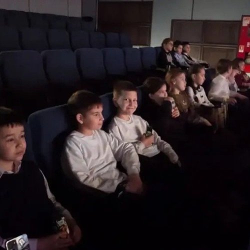 🎬 В кино по страницам истории: третьеклассники посмотрели фильм «Красные ленты»