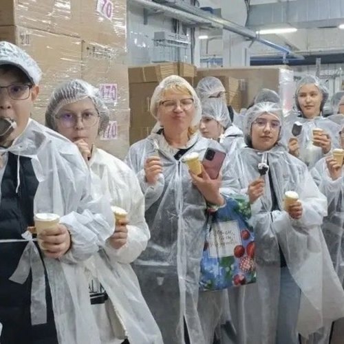 Секреты производства любимого лакомства: ученики 5 «Д» и 7 «А» классов посетили фабрику «ВолгаАйс»