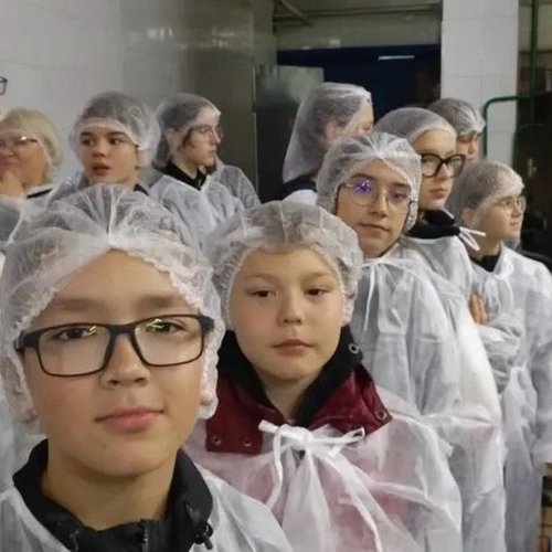 Секреты производства любимого лакомства: ученики 5 «Д» и 7 «А» классов посетили фабрику «ВолгаАйс»