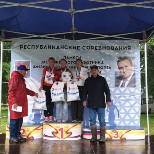 Сквозь проливной дождь к пьедесталу: как школа №1 открыла новый спортивный сезон