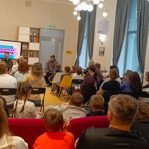 🎭 От театральной сцены до стадиона: МАОУ «СОШ № 1» прожила День города на все 557%!