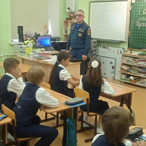 Безопасность — главный урок 1 сентября: МАОУ «СОШ № 1» г. Чебоксары присоединилась к Всероссийскому уроку безопасности