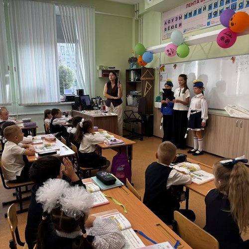 🚦 Безопасность — это модно и важно: старшие научили младших правилам дорожного движения!