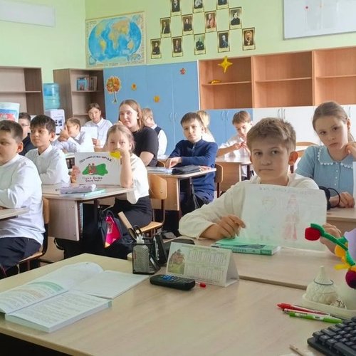От Волги до Камчатки: в школе №1 проходит творческая неделя языков народов России