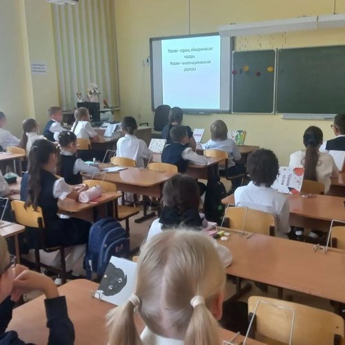 От Волги до Камчатки: в школе №1 проходит творческая неделя языков народов России