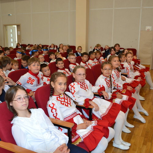 Фестиваль языков народов России в школе №1: праздник единства и красок! 