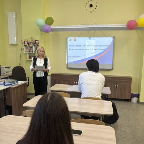 От Конституции к реальным делам: в школе №1 прошел Урок парламентаризма с депутатом Козловым А.А.