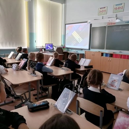 2В класс готовится к онлайн-олимпиаде «Безопасные дороги» 